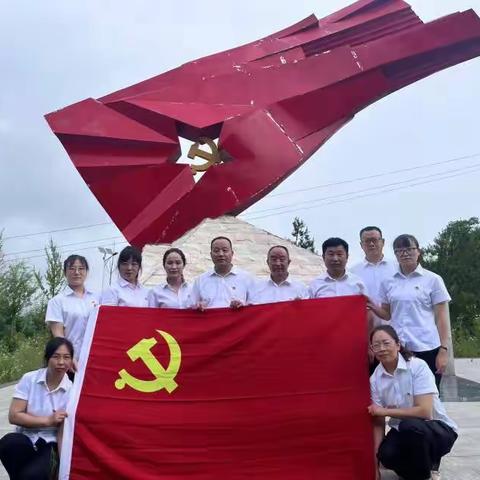 追寻红色记忆，传承红色精神