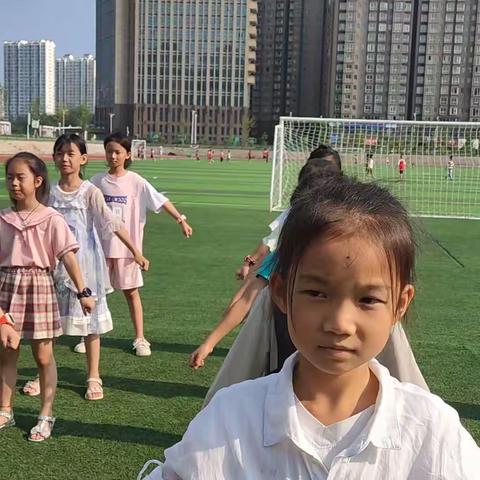 三年级街舞社团