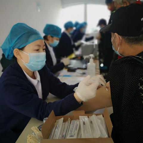 疫苗接种进社区“家门口”接种暖人心