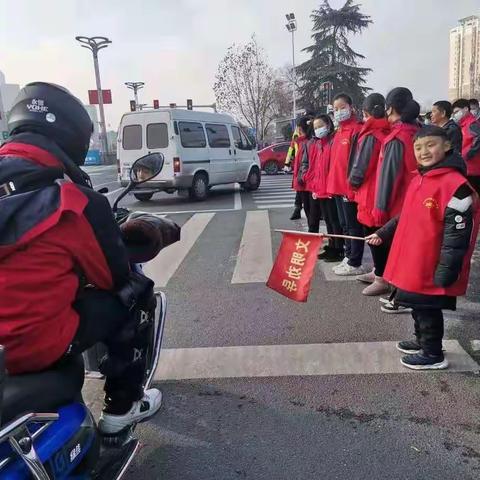 遵守交通规则，争做文明学生