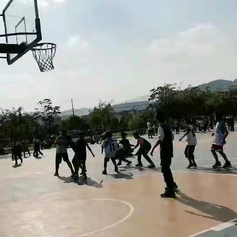 2021学年嵩阳二小六年级61班篮球🏀小组赛