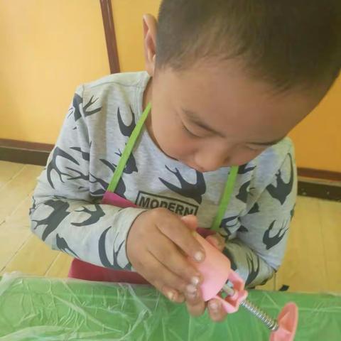 八月十五月儿明呀😊，我们动手做月饼