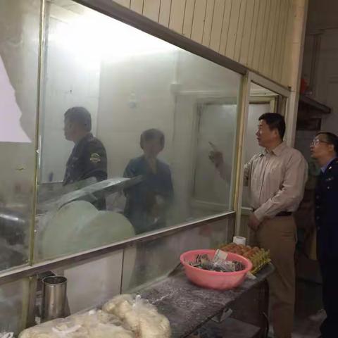 薛增光调研员到三元里开展农贸市场检查、“门前三包”督导和基层讲党课工作