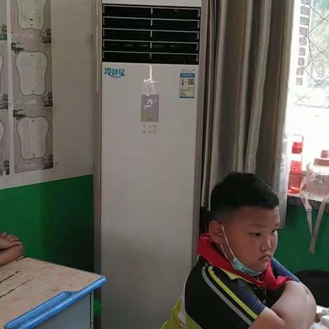 "清凉"一夏  美校园