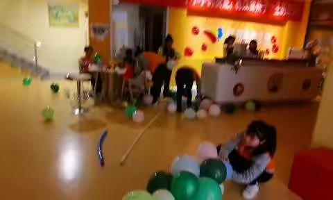 《未来方舟红黄蓝幼儿园四月森林动物“生日会”》