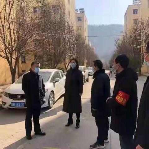 王旭检查县城居民小区全员核酸检测及疫情防控工作