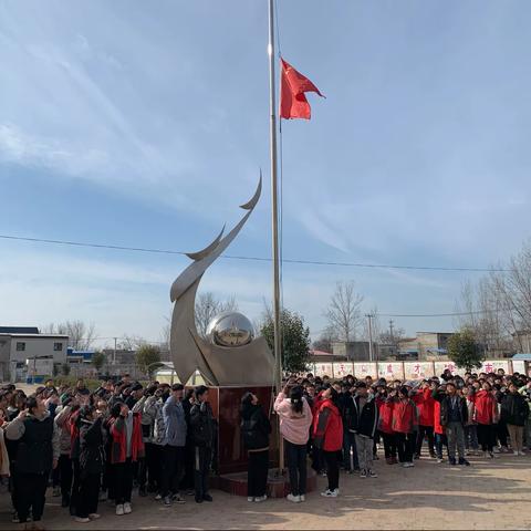 弘扬雷锋精神，共建和谐校园