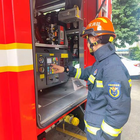 龙岗消防救援站扎实开展车辆装备效能测试
