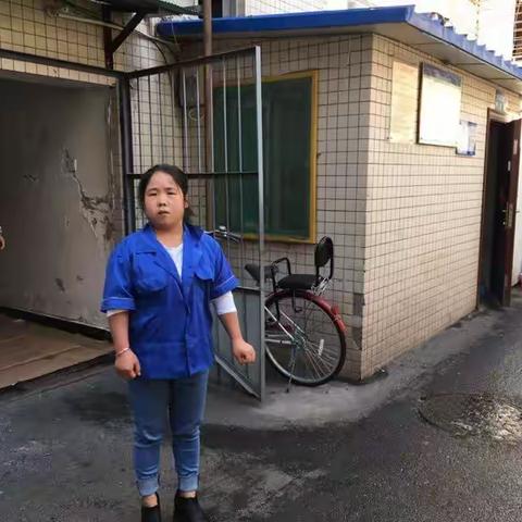 区财政局巡查炭市街公厕，履行所长制职责