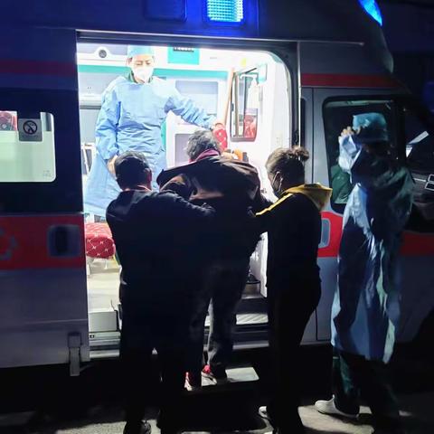 彩屯街道开启绿色通道 解决居民就医买药问题