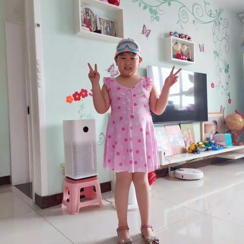 济宁市文昌阁一年级陈思含丰富多彩的暑假生活