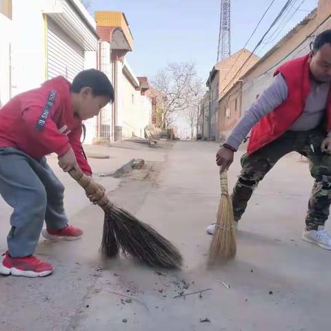 函谷关镇孟村小学   大手拉小手   文明一起走