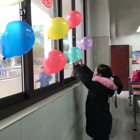 迎新年——二（4）中队庆祝学校第十届少代会隆重召开