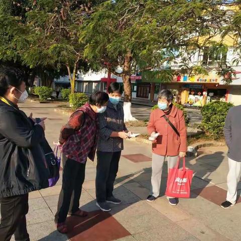 退休教师不褪色，疫情防控送温暖