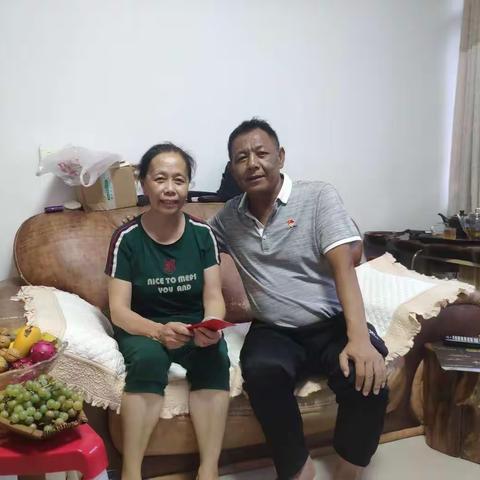 情系老党员，关怀暖人心——景谷一小党总支庆“七.一”系列活动之慰问老党员