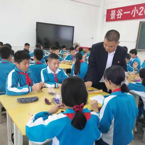 “一个党员，就是一面旗帜”--记景谷一小党员教师示范课活动