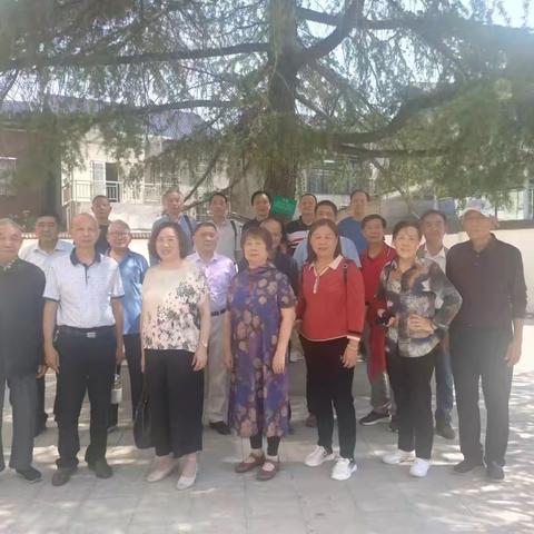 千古传承重阳到，实验中学话敬老