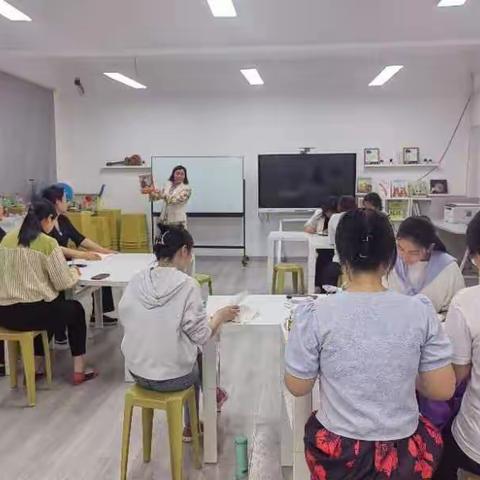 孙吉元宏博学校2023年第九期老师周三晚自习读书会:《我的爸爸叫焦尼》