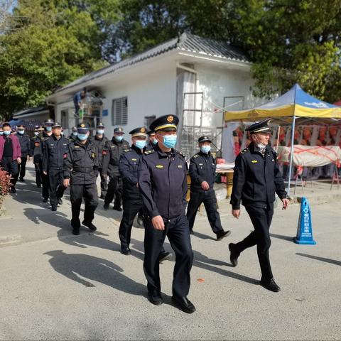 持续“亮灯”广泛宣传，强腕“亮剑”联合整治