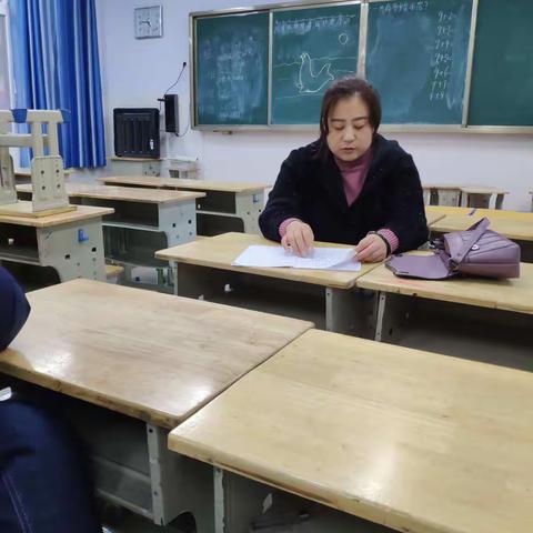 “克服困难，做称职老师”——记第二实验小学一年级组例会