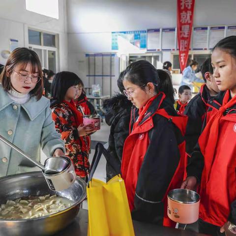 千人饺子宴   情暖冬至日