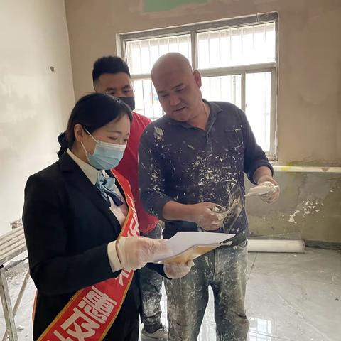 浮山农商银行开展农民工工资支付办法宣传