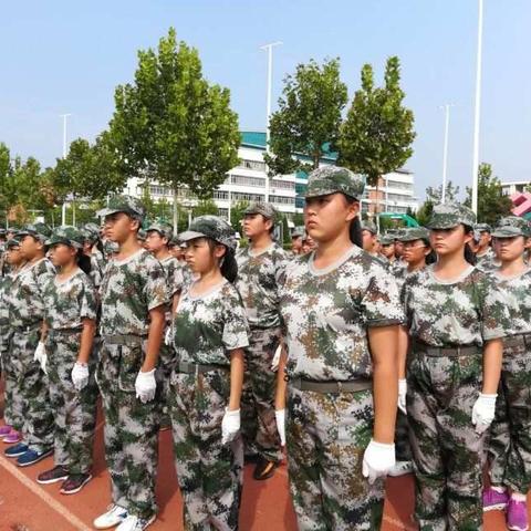 实验中学2017--2018学年度初一八班家委会总结报告！