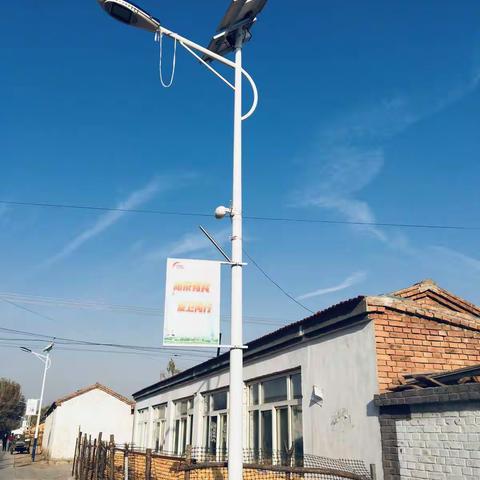 宣传展牌巧安装，农村亮点在路旁