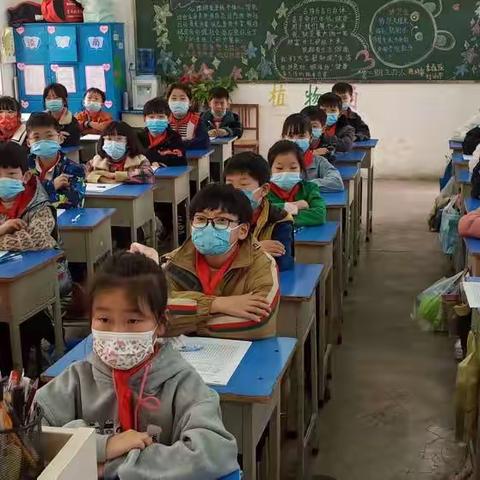 妙笔育佳作       风采润童年