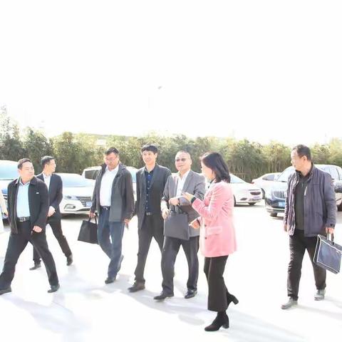 人行新乡市中心支行赴卫辉市支行进行核心企业对接调研