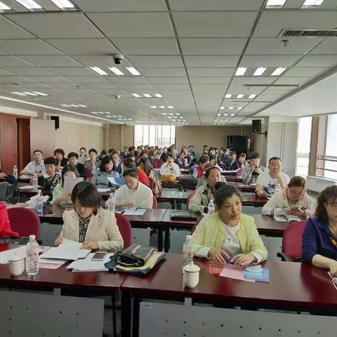市商务局组织外贸业务政策培训活动