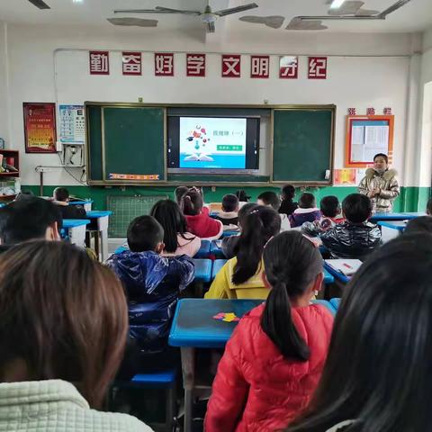 【三比一争进行时】示范引领共成长，“双减”提质在课堂——记枧头中心小学骨干教师示范课活动