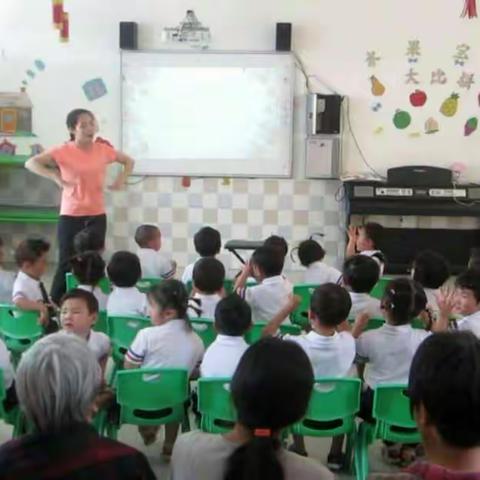 西网幼儿园召开暑期安全教育家长会