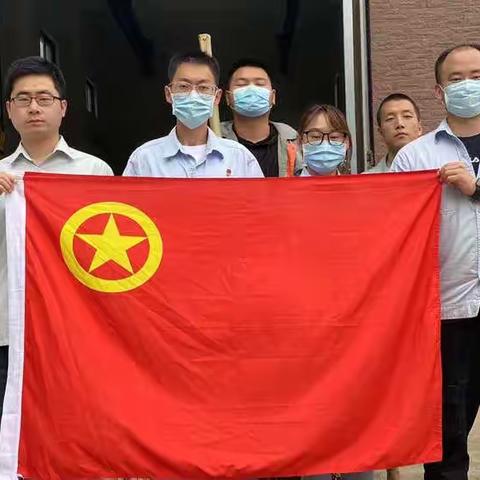 环境治理当先锋 我为群众办实事 白鹿原水厂团支部开展环境卫生治理活动