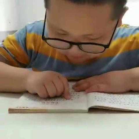 东盛小学一年级四班刘丞轩第二十三期家庭读书会