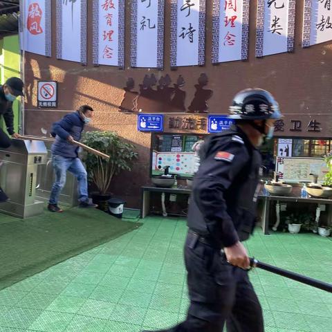 “反恐防暴 守护安全”芒市红苹果幼儿园开展反恐防暴演练