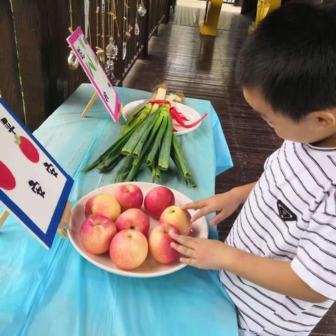 蒙正中一班宝贝李依轩秋季成长记录❤️