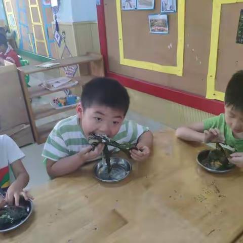稻庄镇中心幼儿园举办“包粽子品粽子”活动