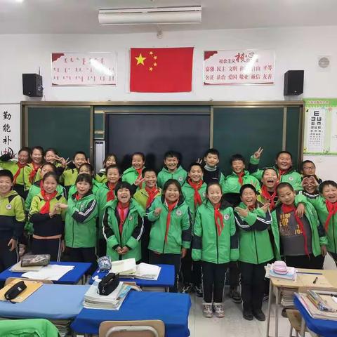 争做雷锋小标兵——双胜小学 五年二班