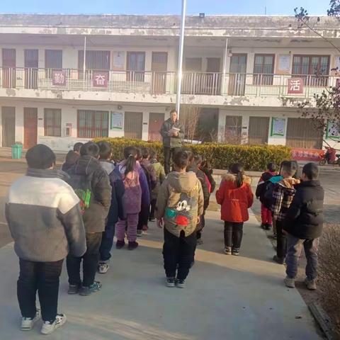 东高宋中心小学期末学业水平测试表彰会