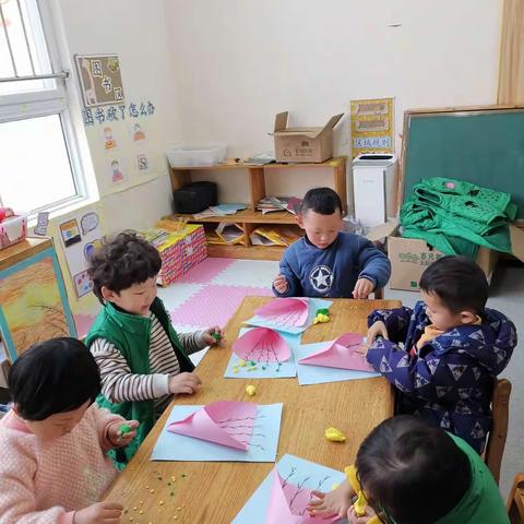 水岸鑫城实验幼儿园小四班祝所有女神们节日快乐