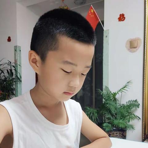 🍁东盛小学🍁二年一班 陈颢允第70期【家庭读书会】