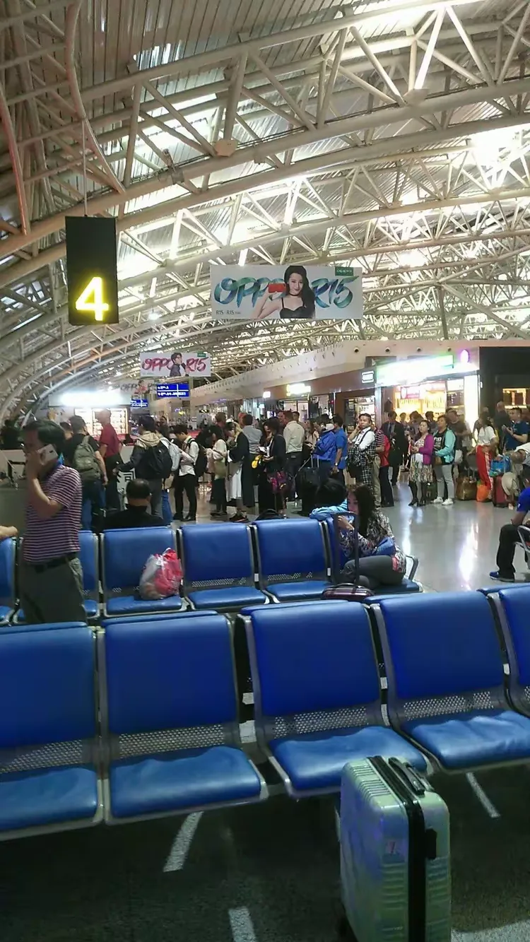 看完东北民俗博物馆，打车到长春火车站，到龙嘉机场仅需十来分钟，飞祖国的首都国际机场。