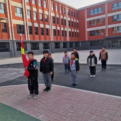 龙江小学升旗仪式活动纪实