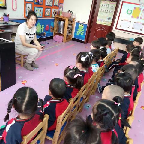 南岔区幼儿园小四班——《故事妈妈进课堂》主题活动