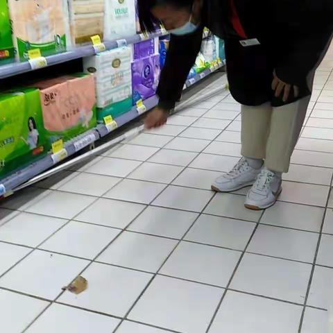 刘巷店周一清洁大扫除