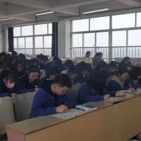 集体教研显智慧，群策群力克难题