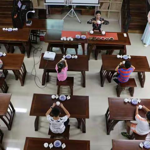 “小小书法家”渲染下的炫彩夏令营