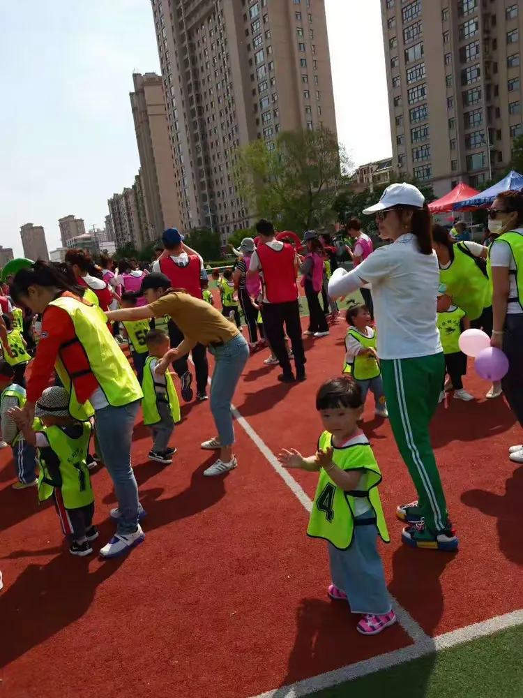 可欣幼儿园疫情前的亲子运动会是这样度过的