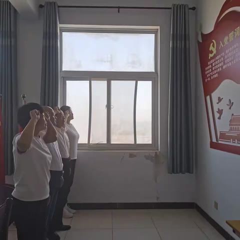 凝心铸魂筑牢根本——里坦二中主题党日活动